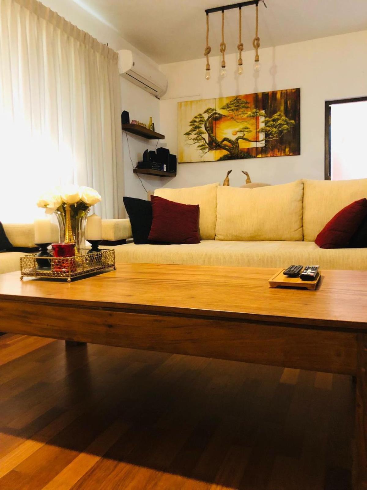 Luxurious Fully Furnished Apartment For Rent At 2000 Plaza, Colombo スリ・ジャヤワルダナプラ・コッテ エクステリア 写真